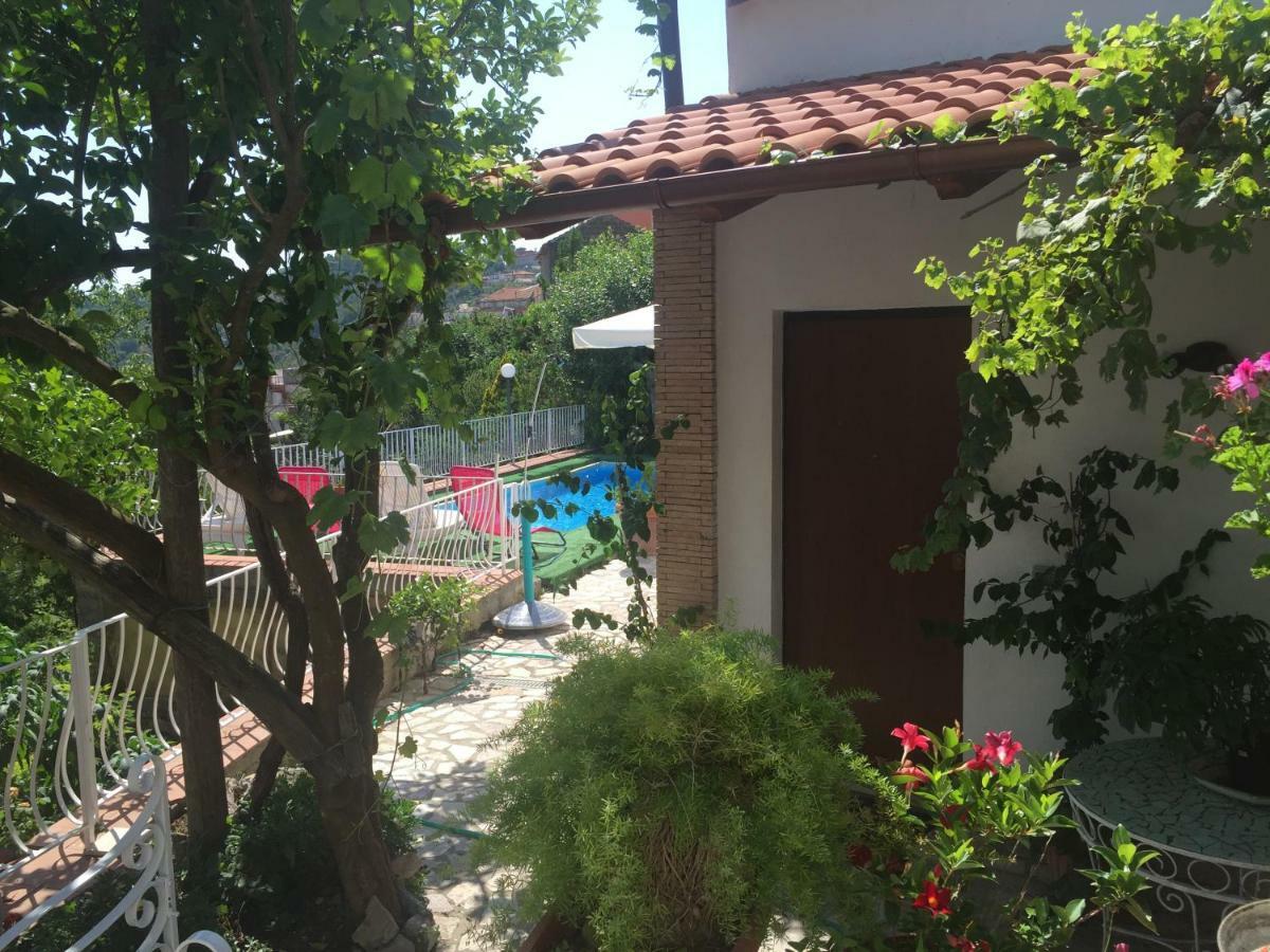 Villa Asia Holiday Home 산트아구타수이두에골피 외부 사진