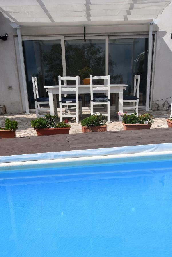 Villa Asia Holiday Home 산트아구타수이두에골피 외부 사진